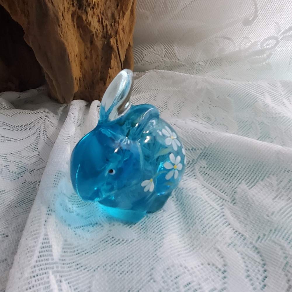Cute vintage Fenton handpainted blue glass bunny